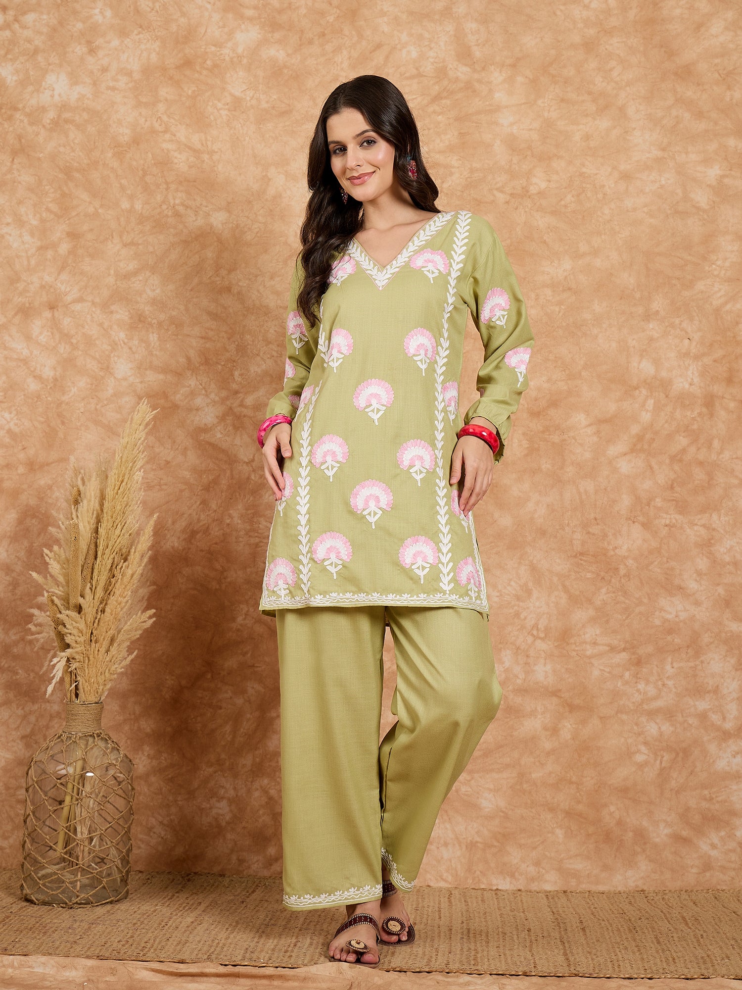 Yashmin Green Cotton Kashmiri Kurta and Pants Set