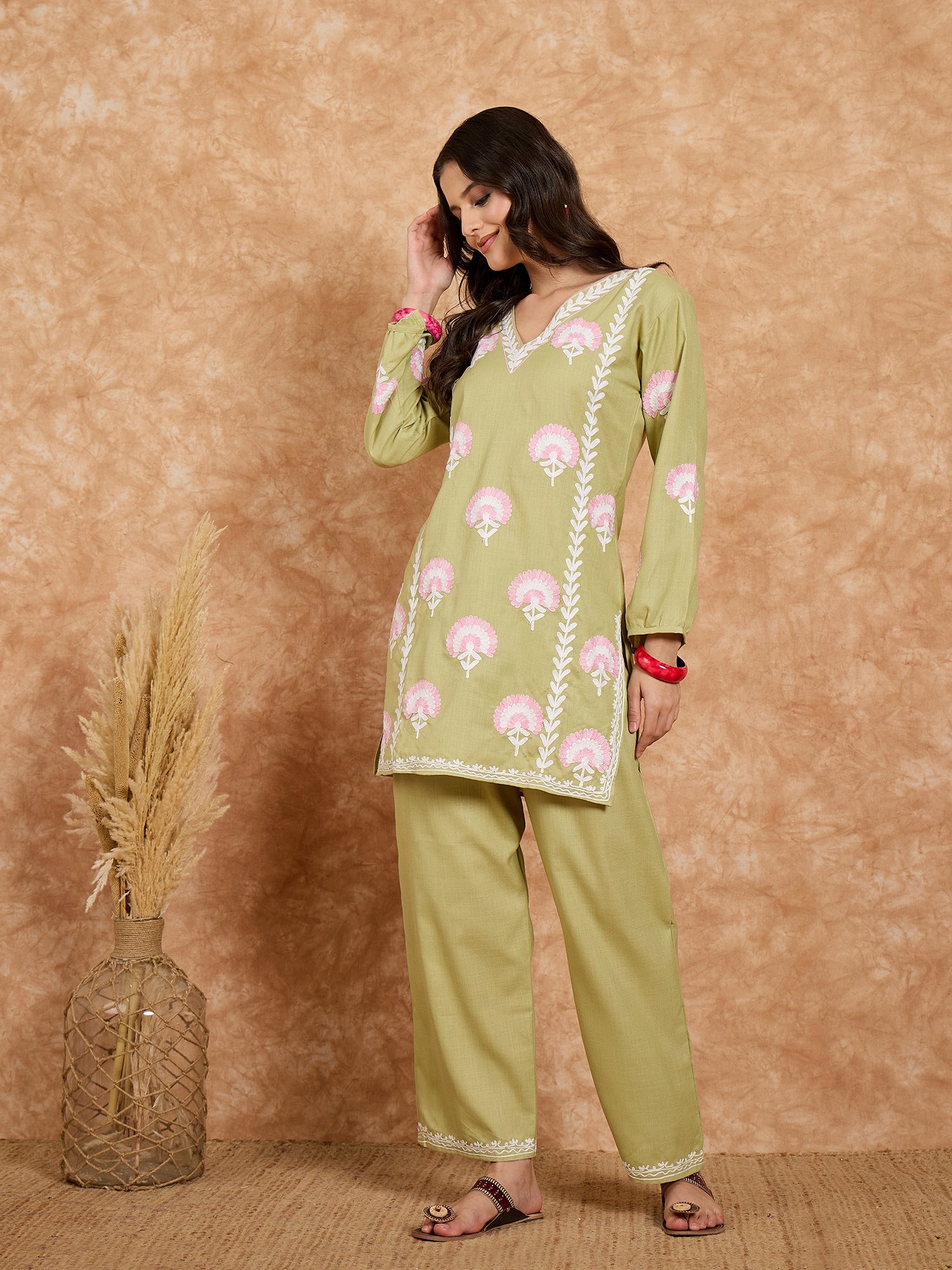 Yashmin Green Cotton Kashmiri Kurta and Pants Set