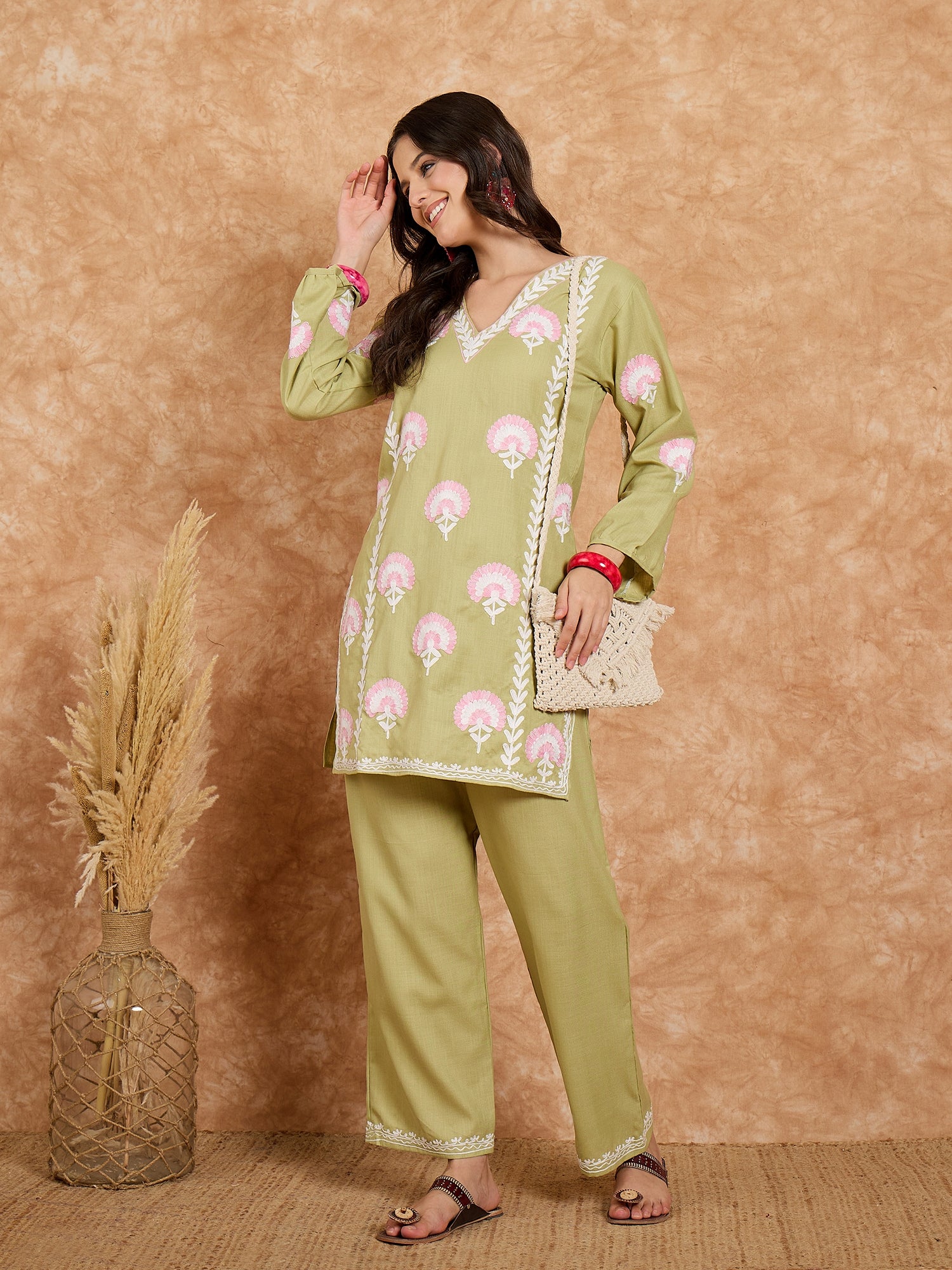 Yashmin Green Cotton Kashmiri Kurta and Pants Set