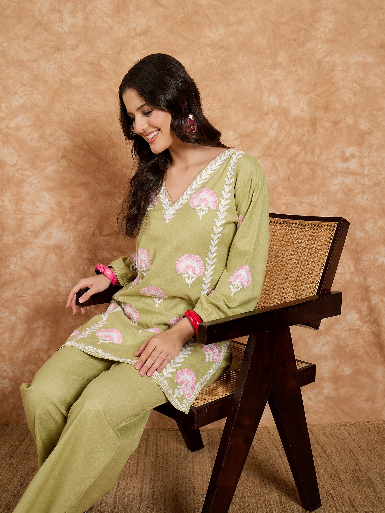 Yashmin Green Cotton Kashmiri Kurta and Pants Set