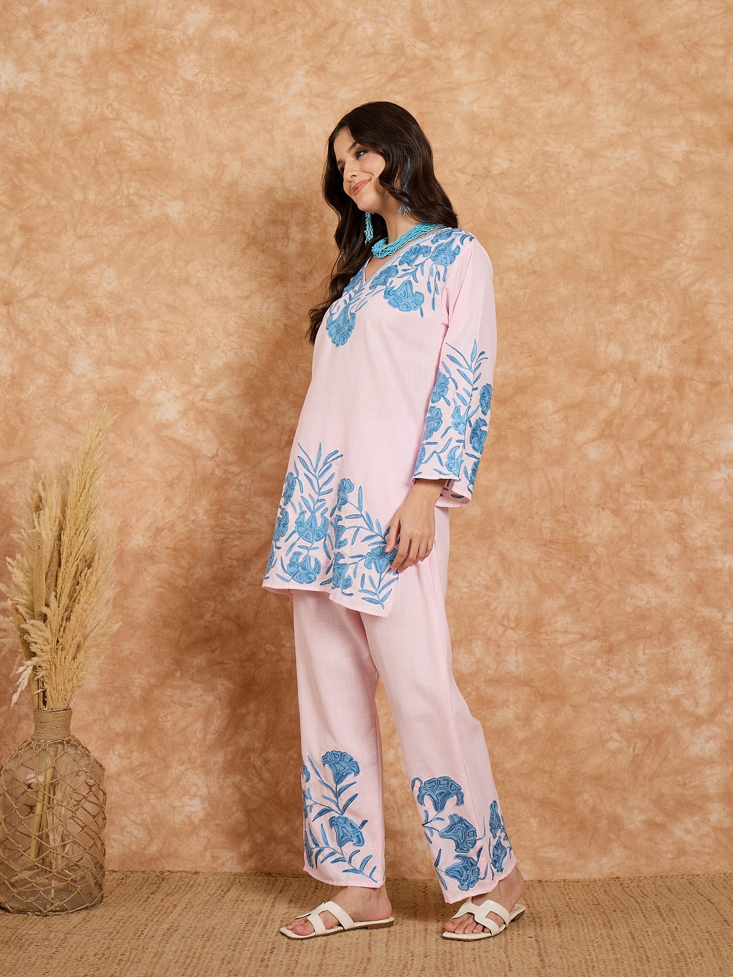 Gul-e-lala Pink Cotton Kashmiri Kurta and Pants Set