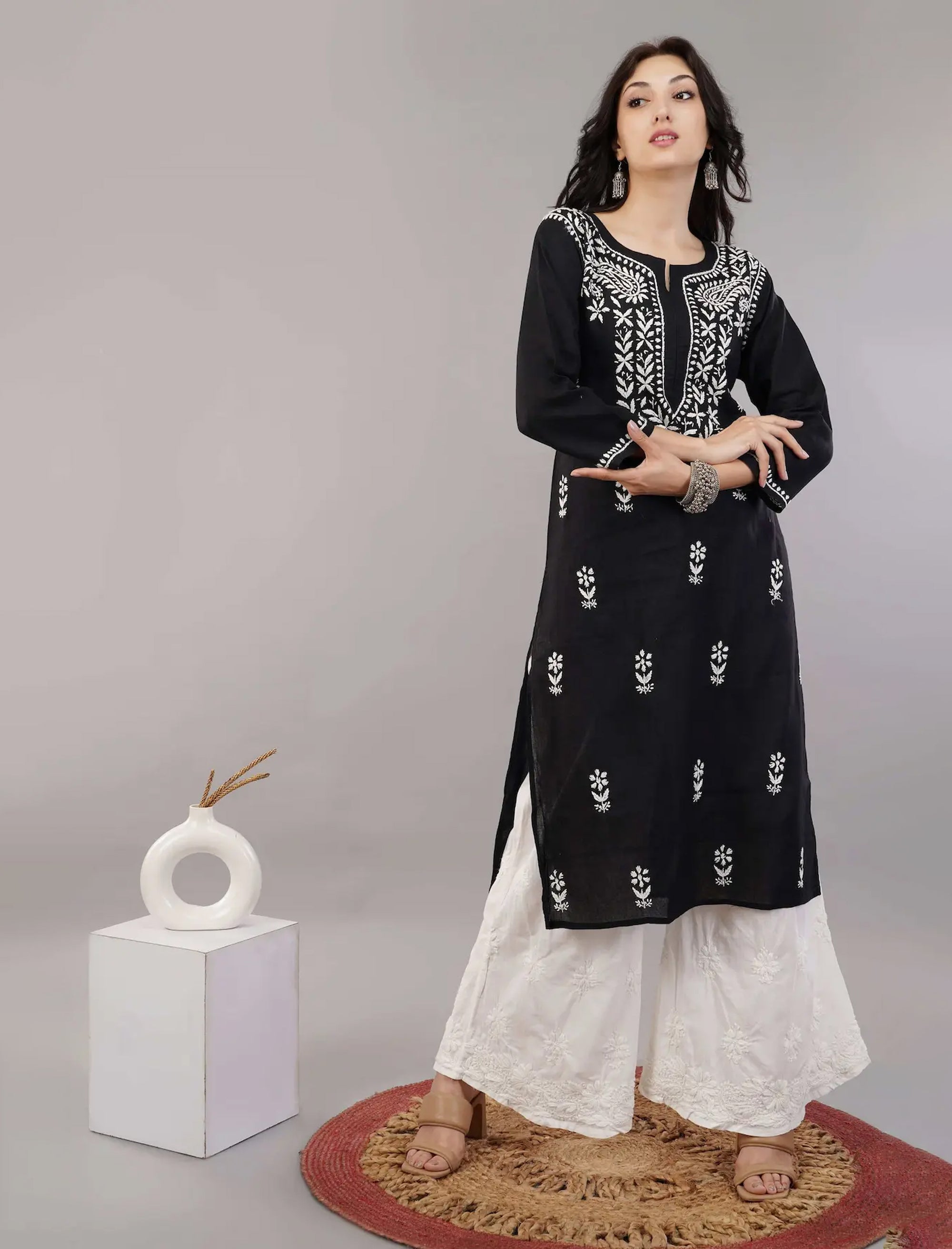 Zainul_Monochrome_Chikankari_Cotton_Kurta_shop_Namastay