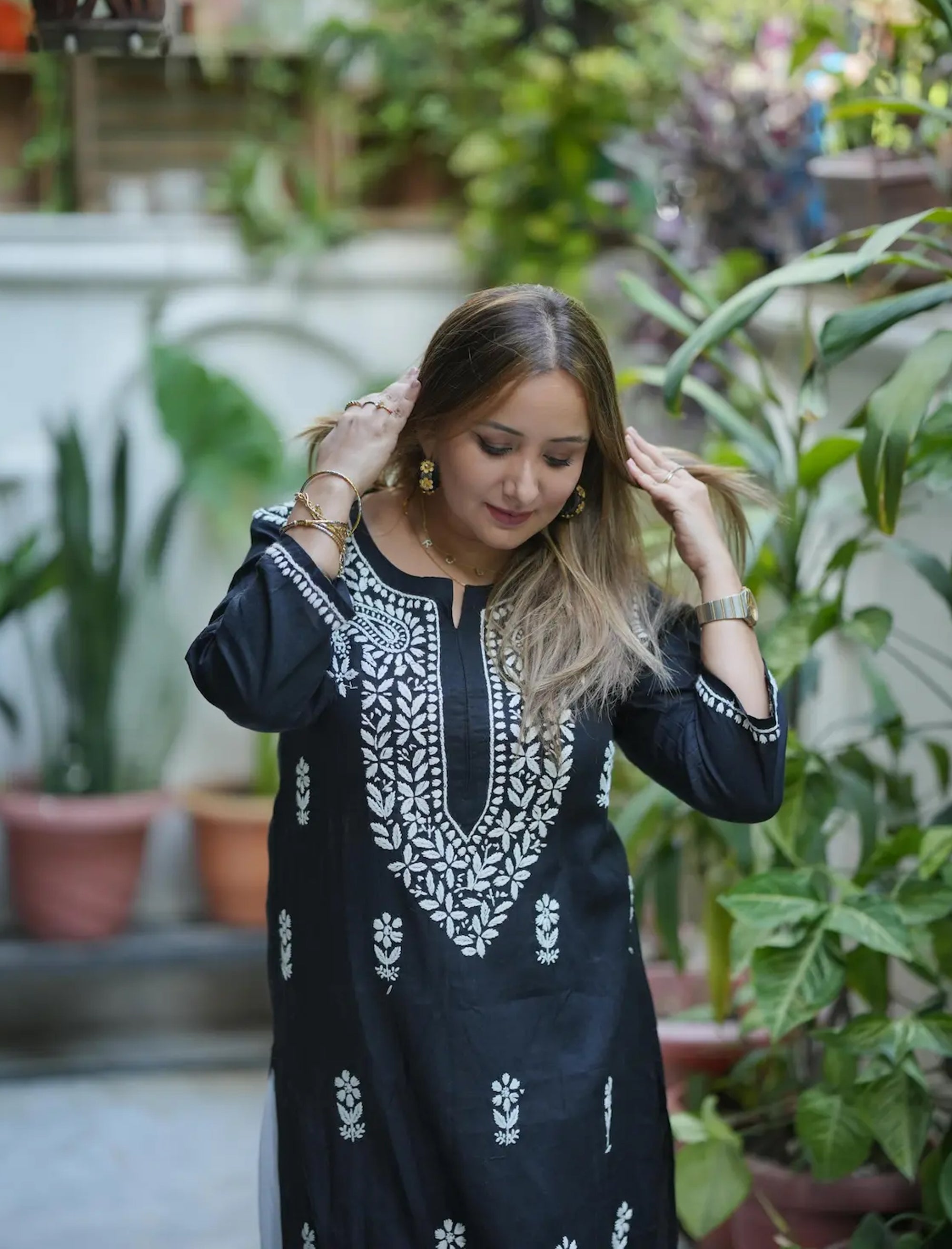 Zainul_Monochrome_Chikankari_Cotton_Kurta_shop_Namastay