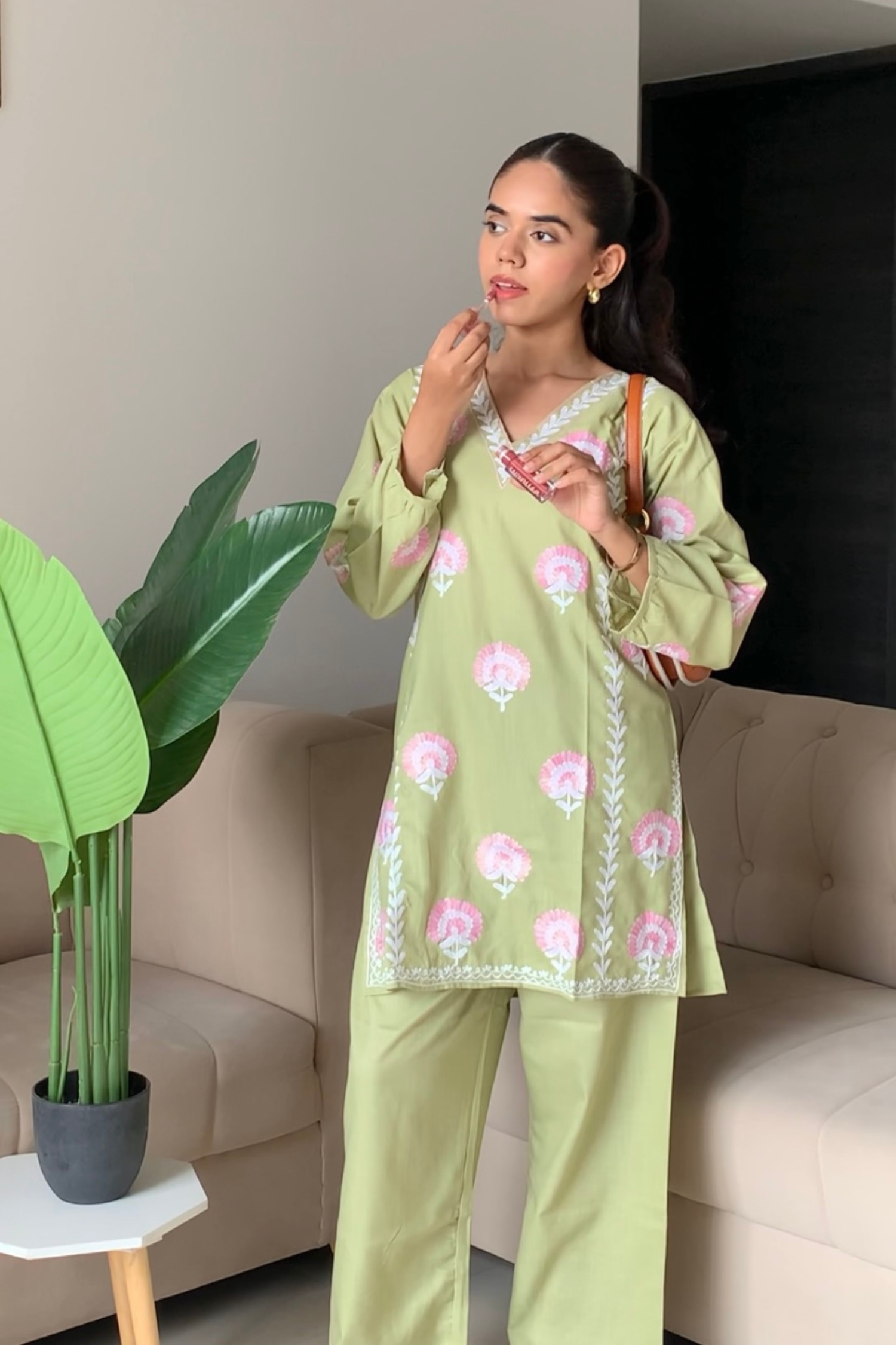 Sarah Shaikh In Yashmin Green Cotton Kashmiri Kurta and Pants Set