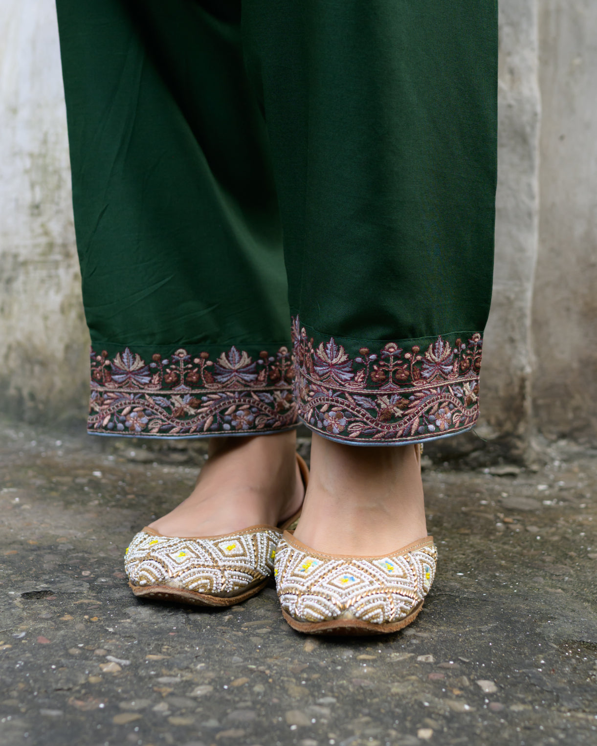 Huda Castleton Green Kashmiri Kurta and Pants Co-ord Set