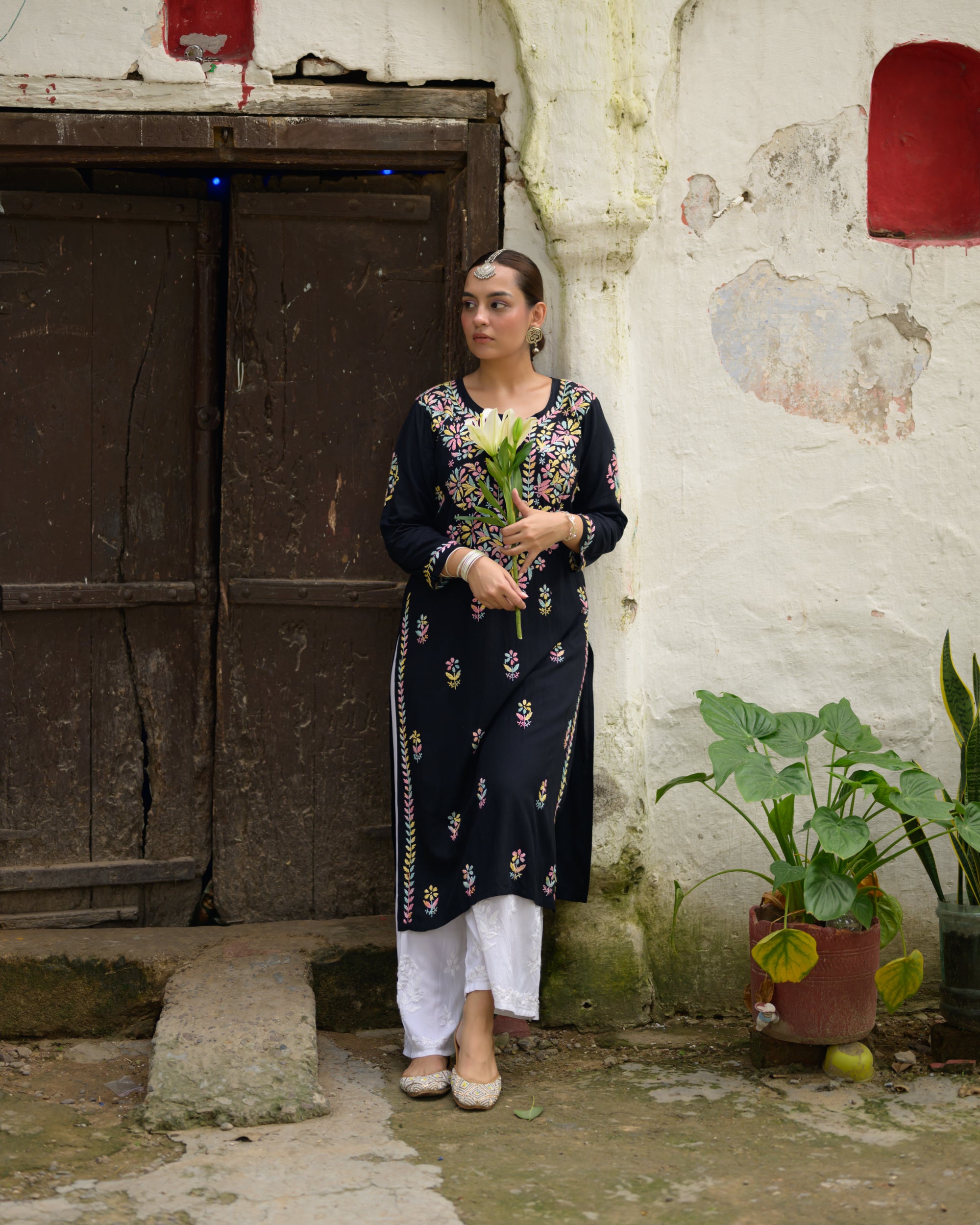 Ibna Black Chikankari Straight Kurta