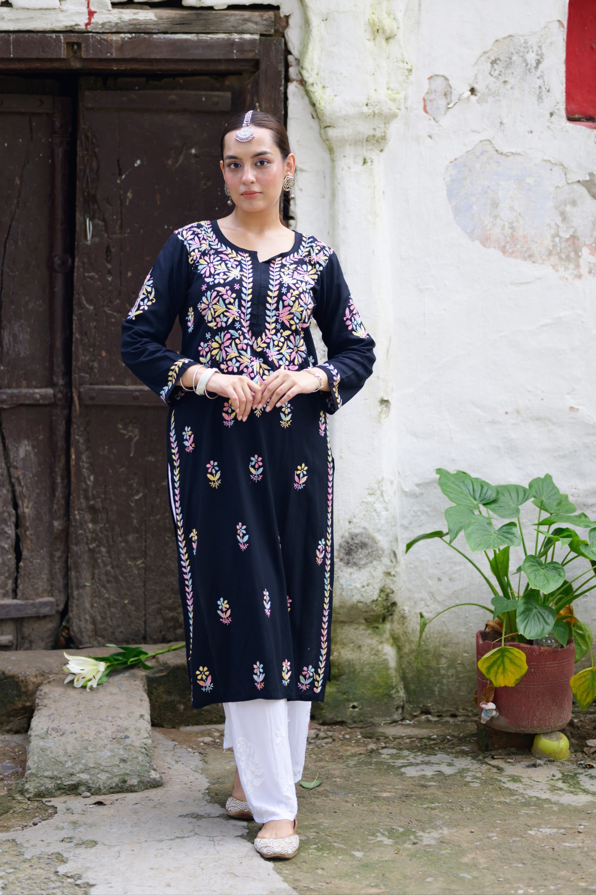 Ibna Black Chikankari Straight Kurta