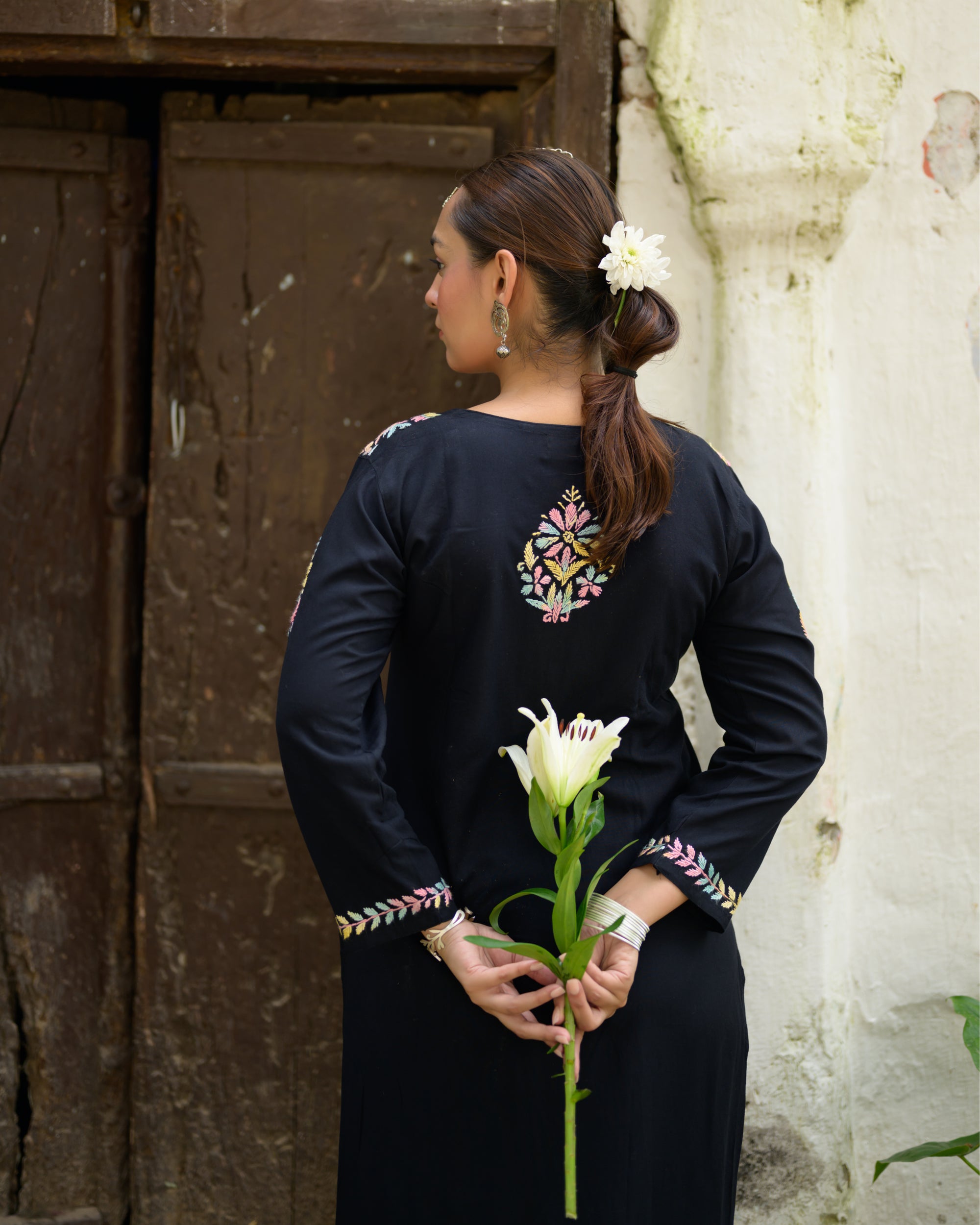 Ibna Black Chikankari Straight Kurta