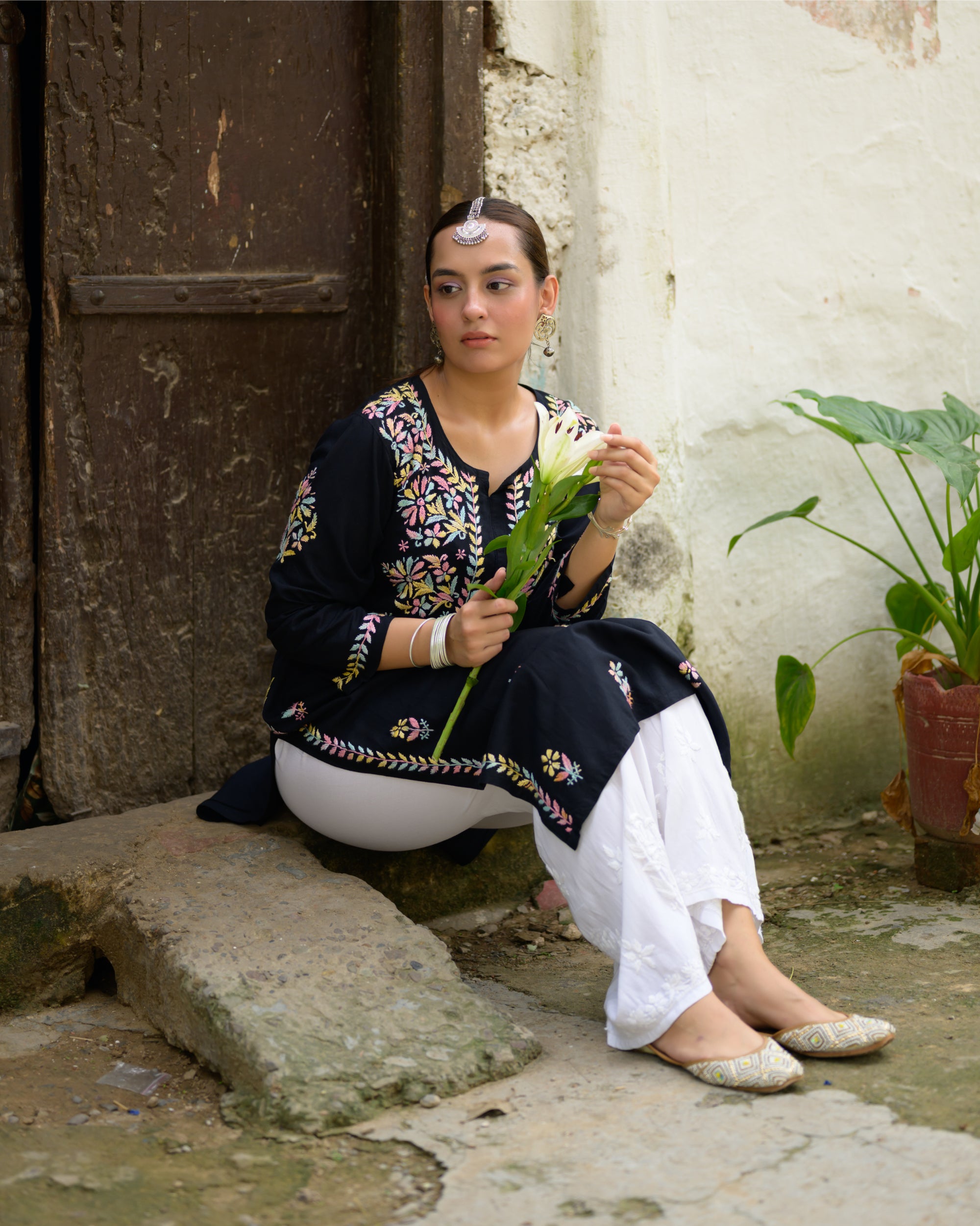 Ibna Black Chikankari Straight Kurta