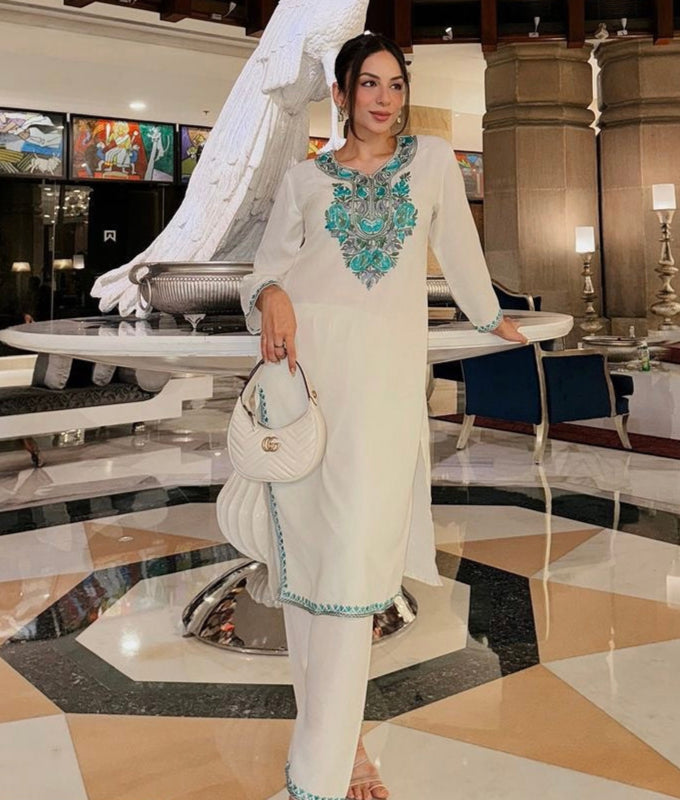 Eira_Cotton_Kashmiri_Phiran_Kurta_and_Palazzo_Set_no_shop_Namastay