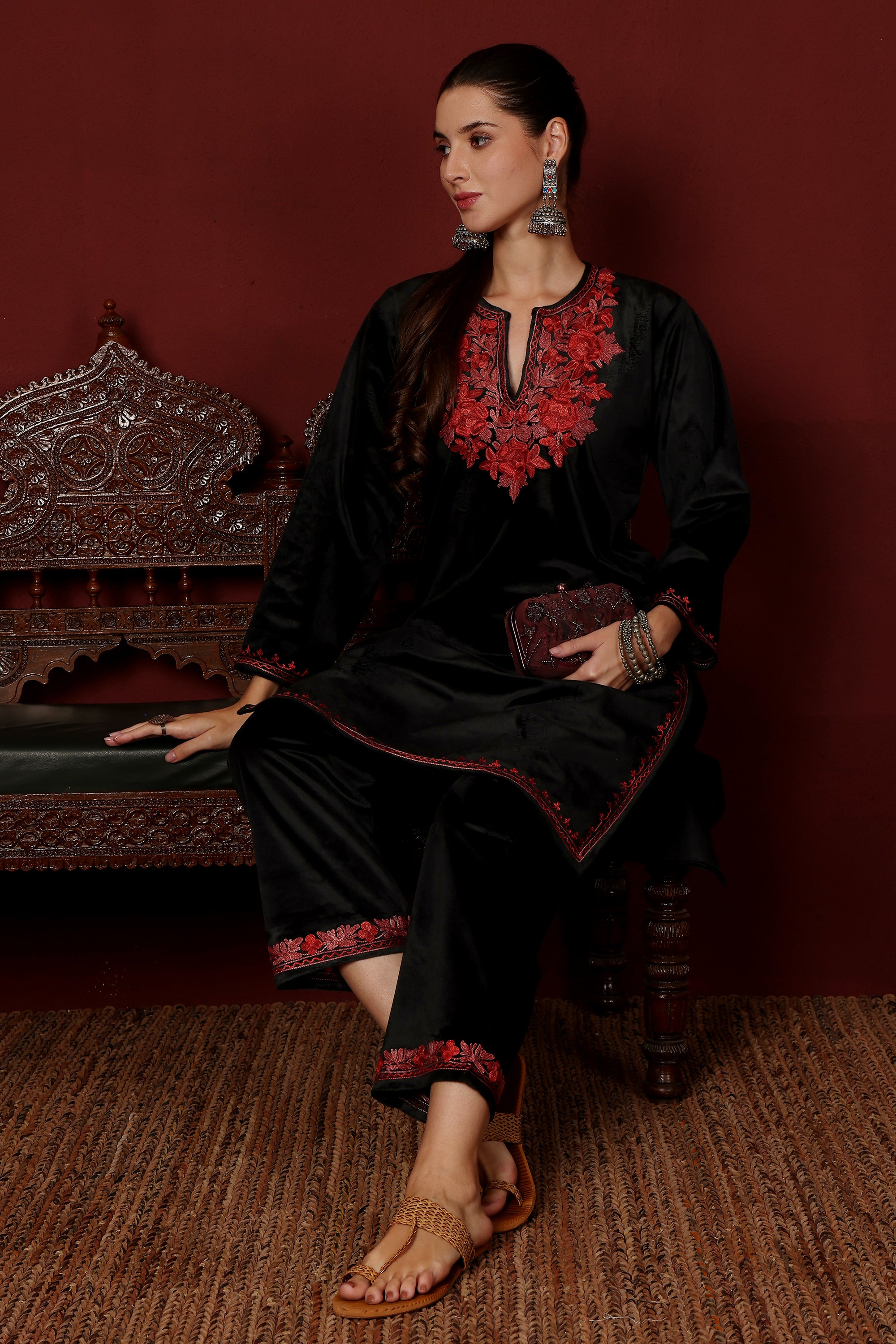Dua_Kashmiri_Embroidered_Black_Velvet_Coord_Kurta_Set_shop_Namastay