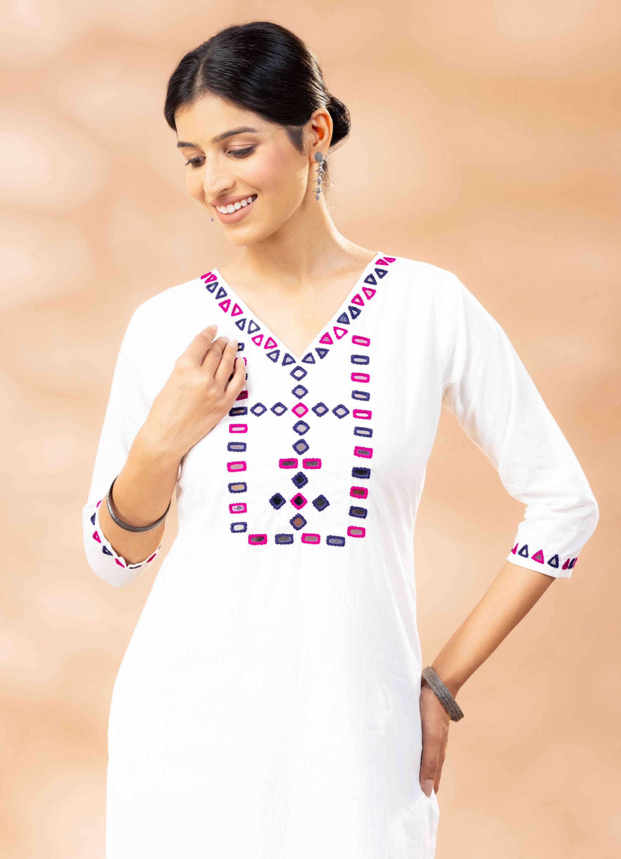 Lina White Kutch Mirror Work Cotton Short Kurta