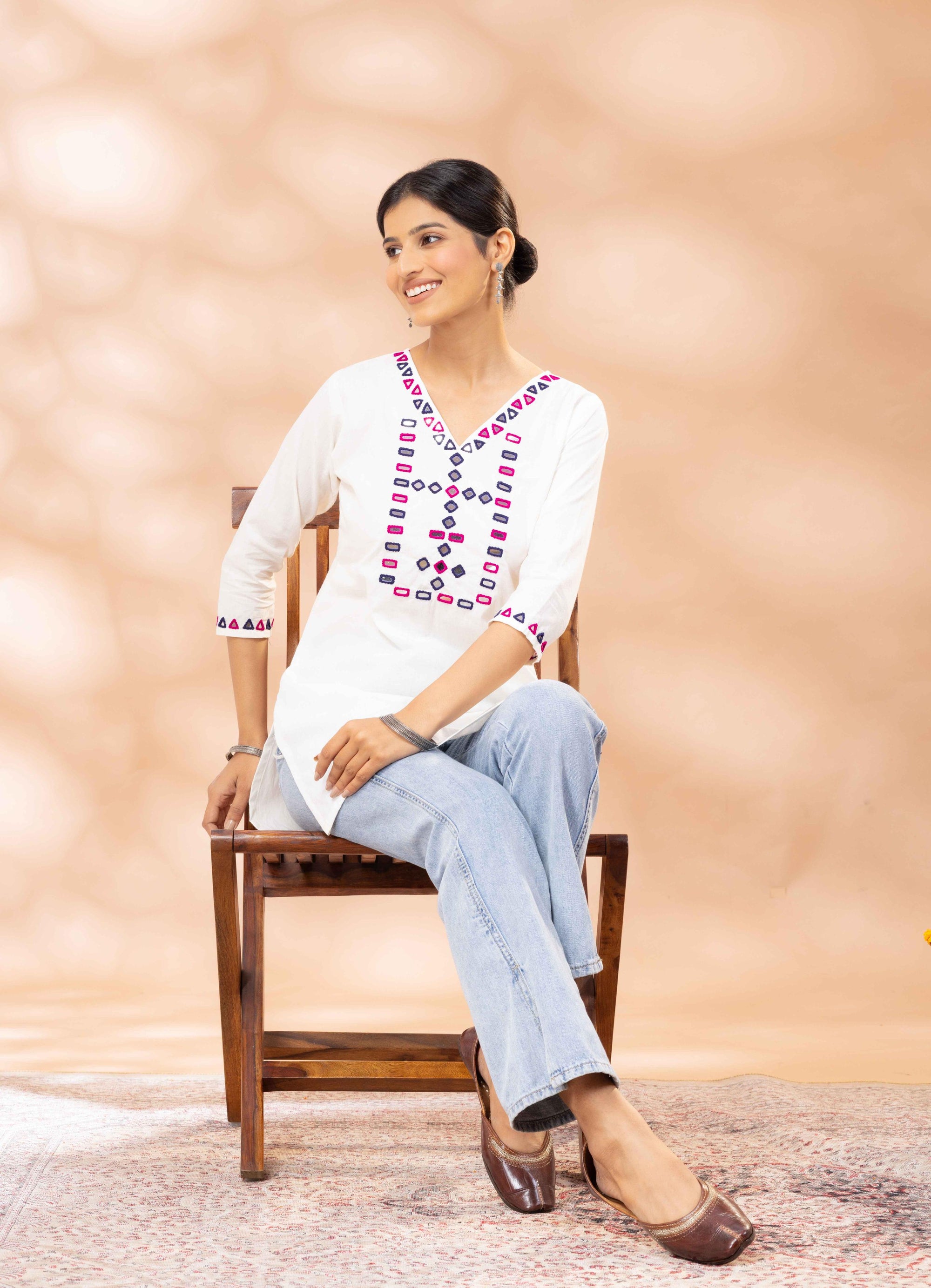 Lina White Kutch Mirror Work Cotton Short Kurta
