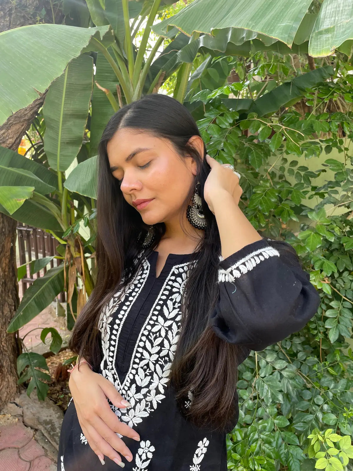 Zainul Monochrome Chikan Kurta