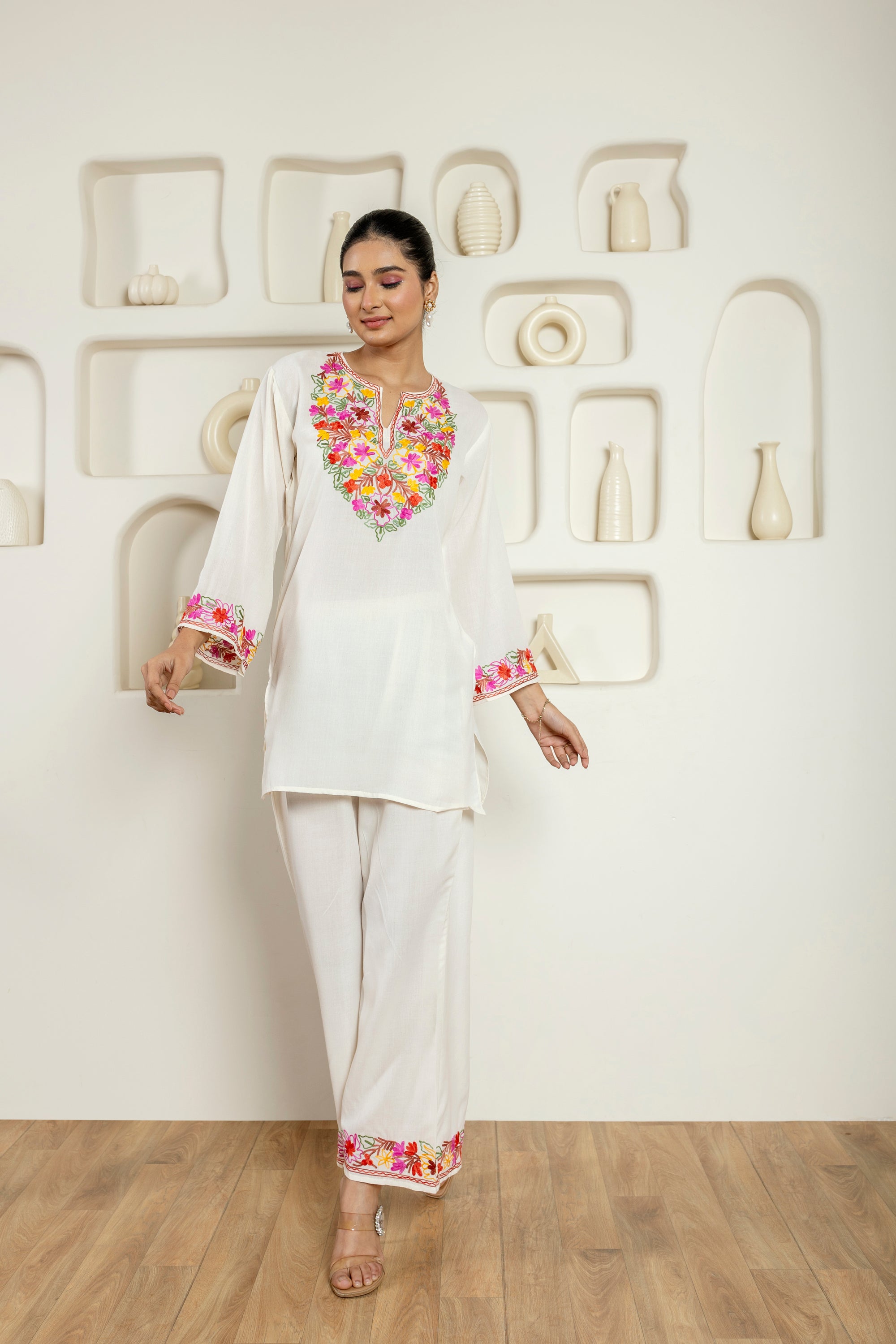 XoXo_White_Kashmiri_Coord_Cotton_Kurta_Pants_Set_shop_Namastay
