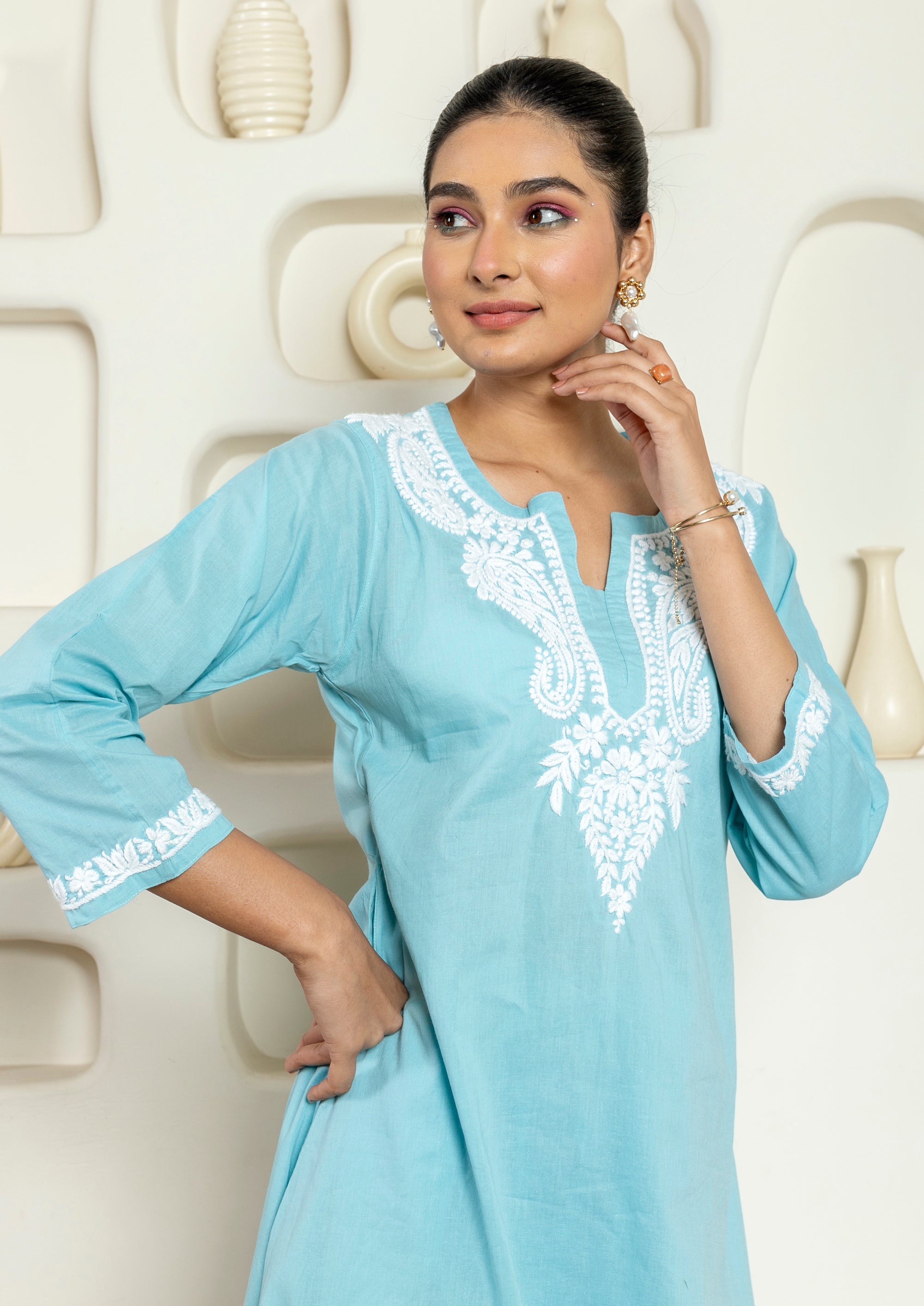 Chikankar_kurti_for_women_shop_namastay