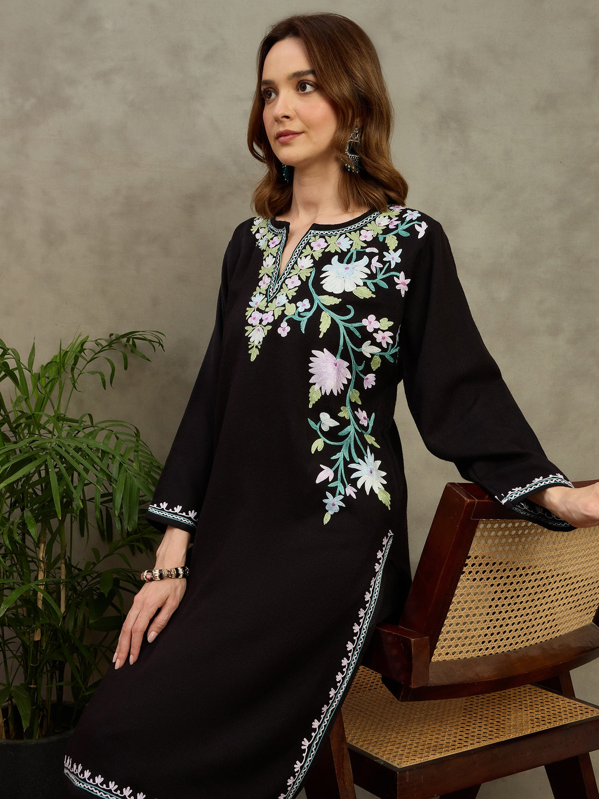 Azeen Black Aari Embroidered Kashmiri Woollen Kurta with Pants Set
