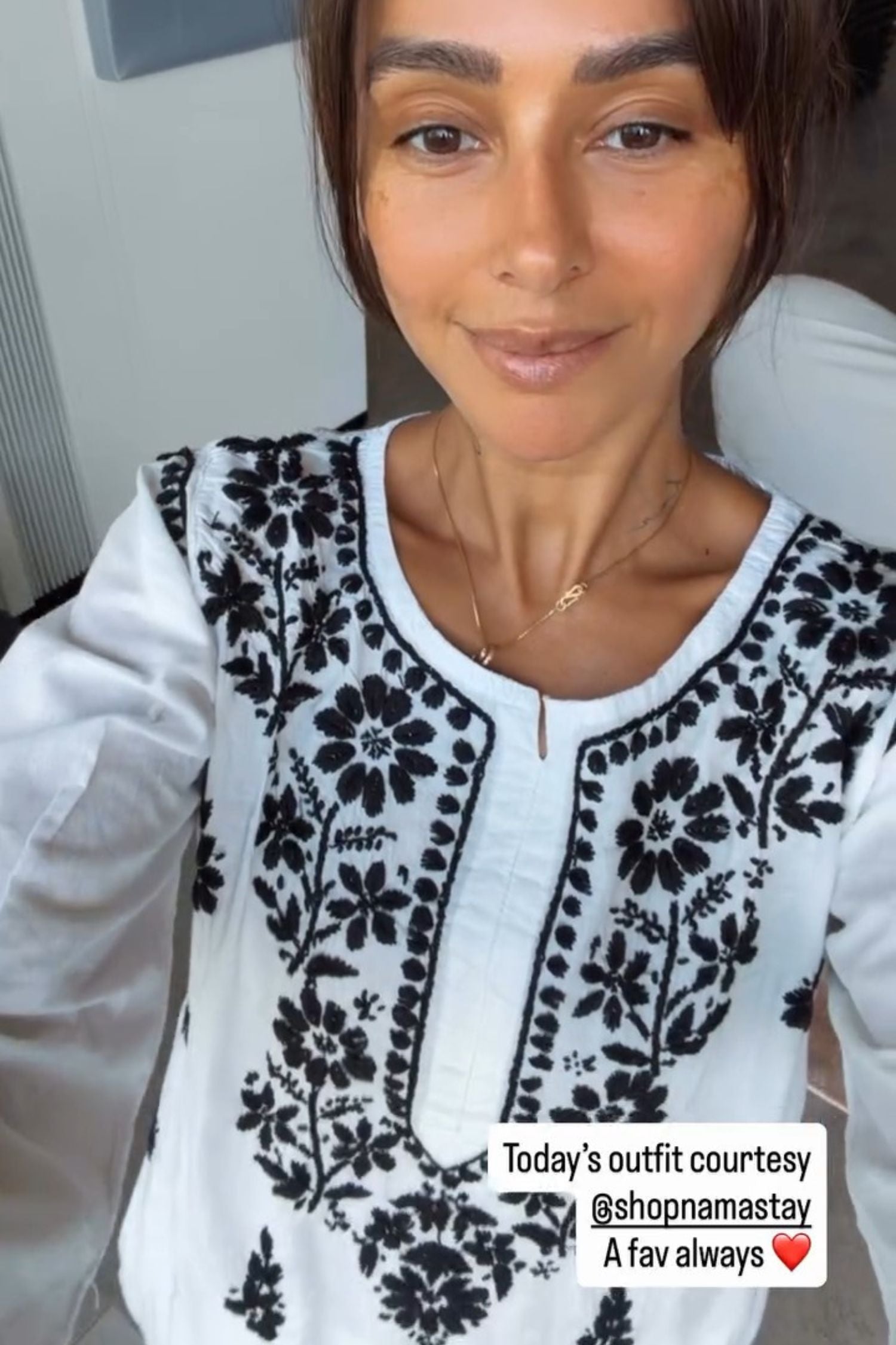 Shibani Akhtar In Nasima White Chikankari Cotton Kurta