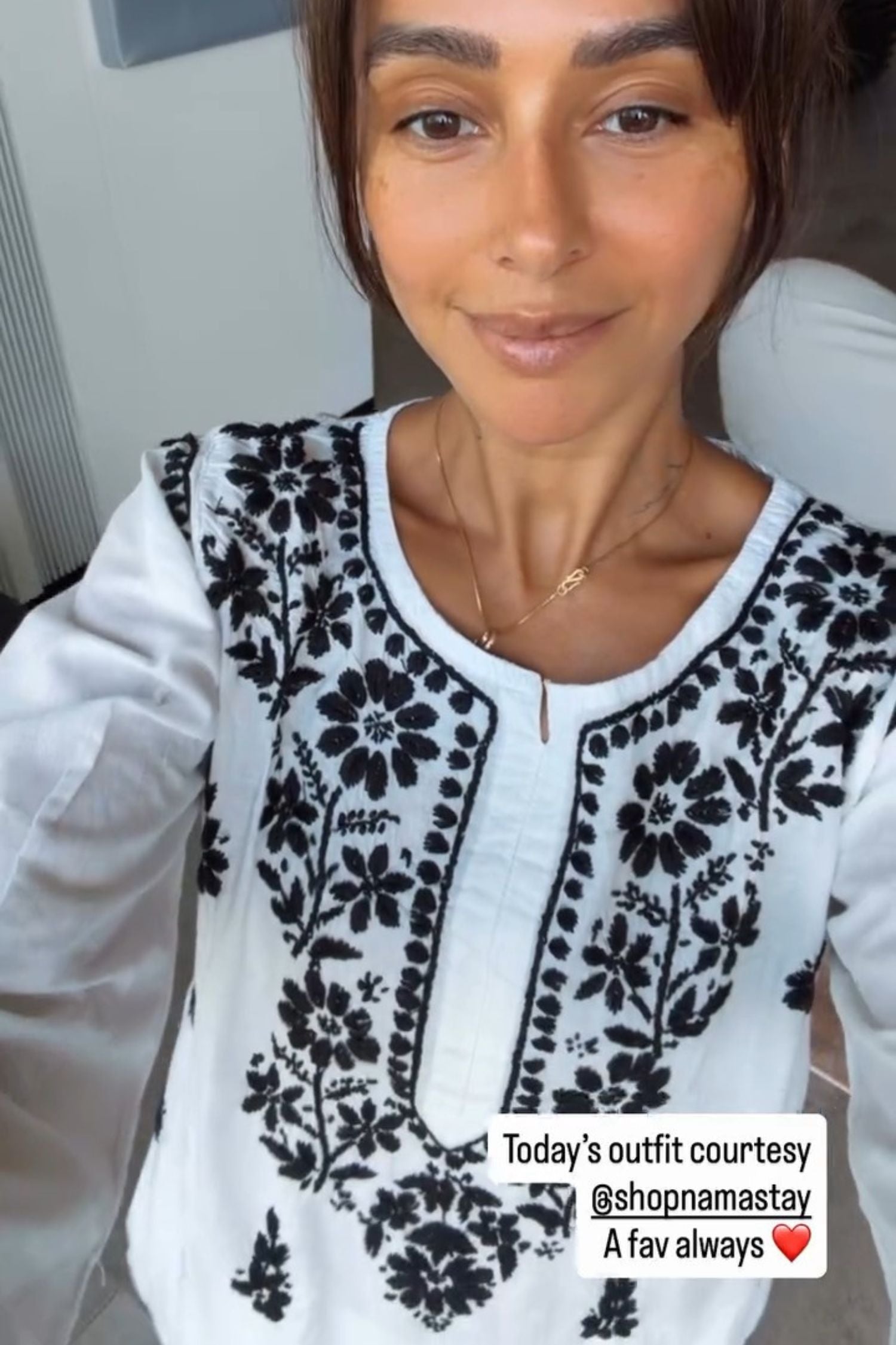 Shibani Akhtar In Nasima White Chikankari Cotton Kurta