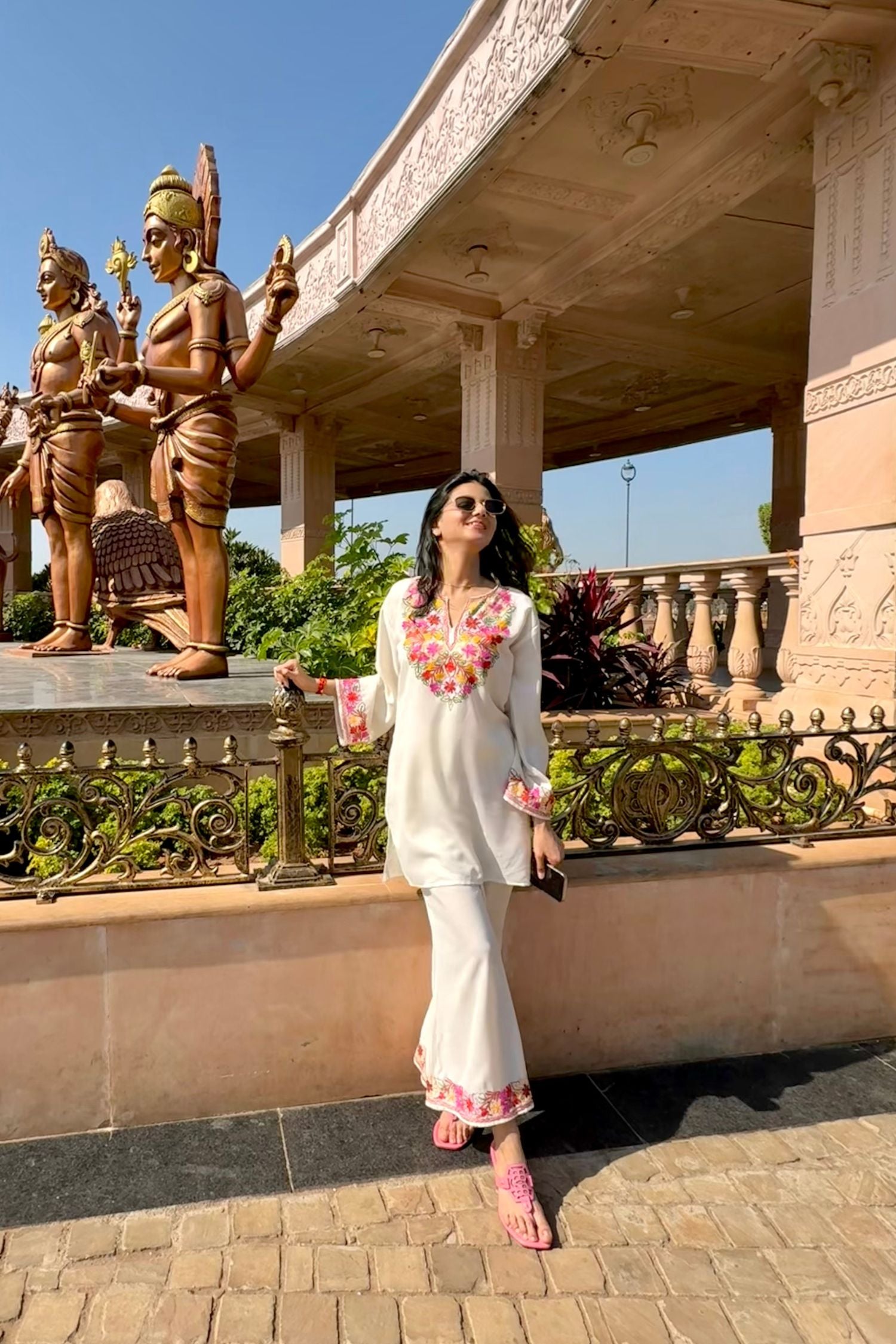 Jhanvii Gupta In XoXo White Kashmiri Coord Cotton Kurta Pants Set