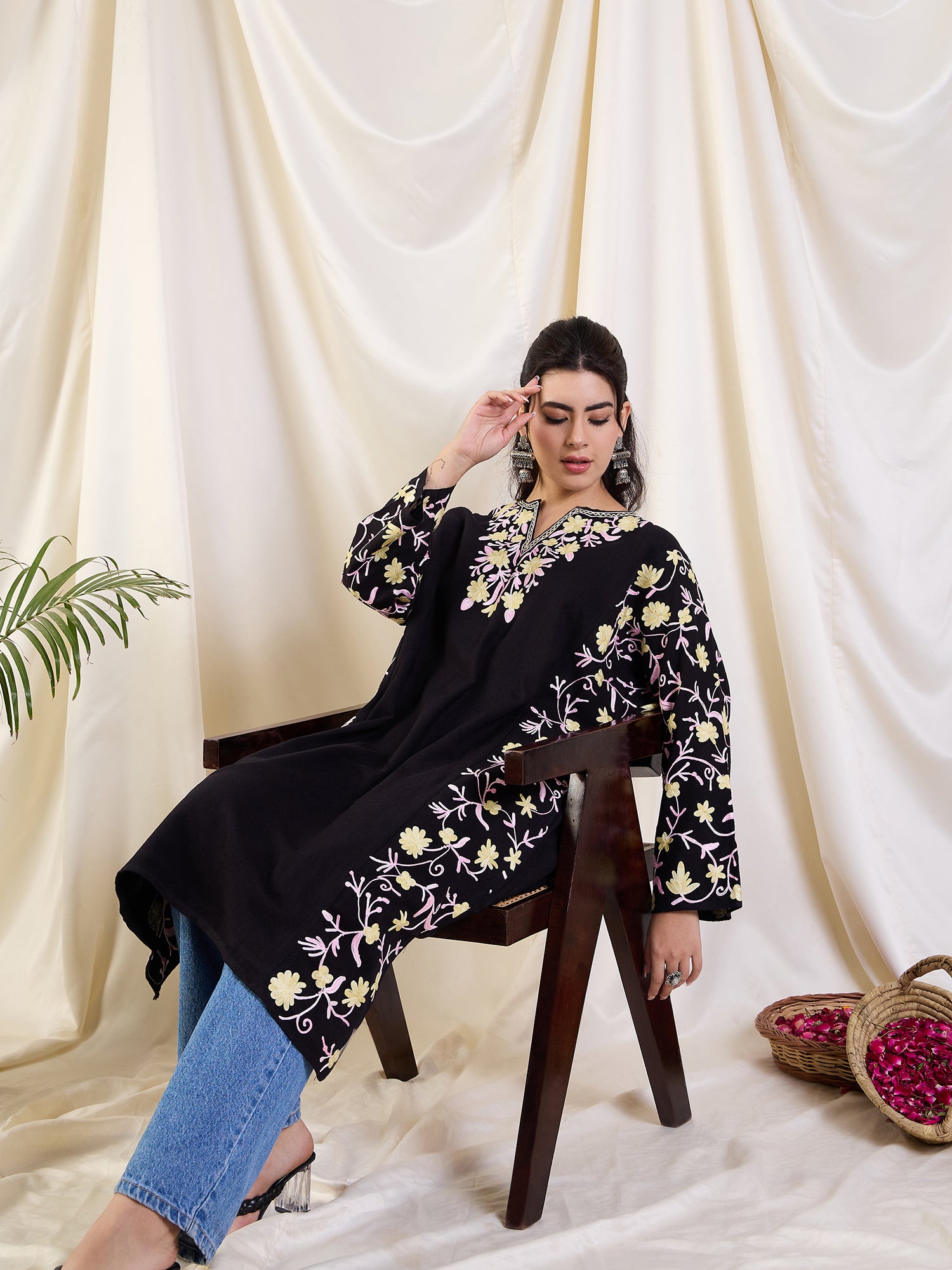 Aida Black Kashmiri Woollen Phiran