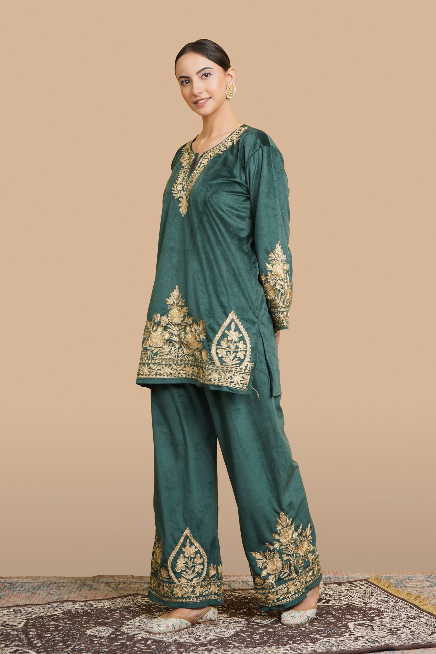 Malika_Zari_Embroidered_Green_Velvet_Coord_Kurta_Set_shop_Namastay