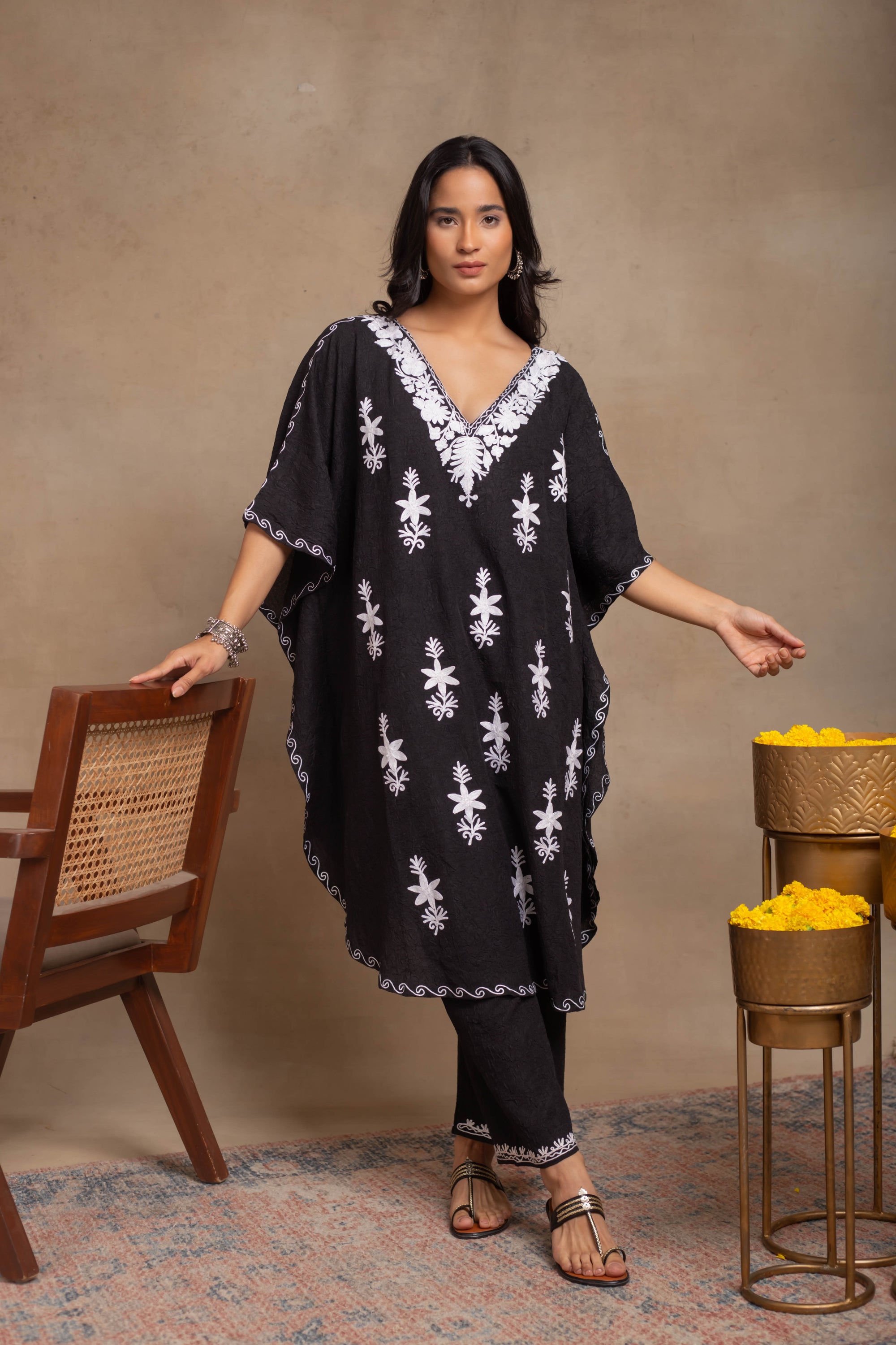 Mahreen_Black_Kashmiri_Cotton_Kaftan_Coord_Set_shop_Namastay