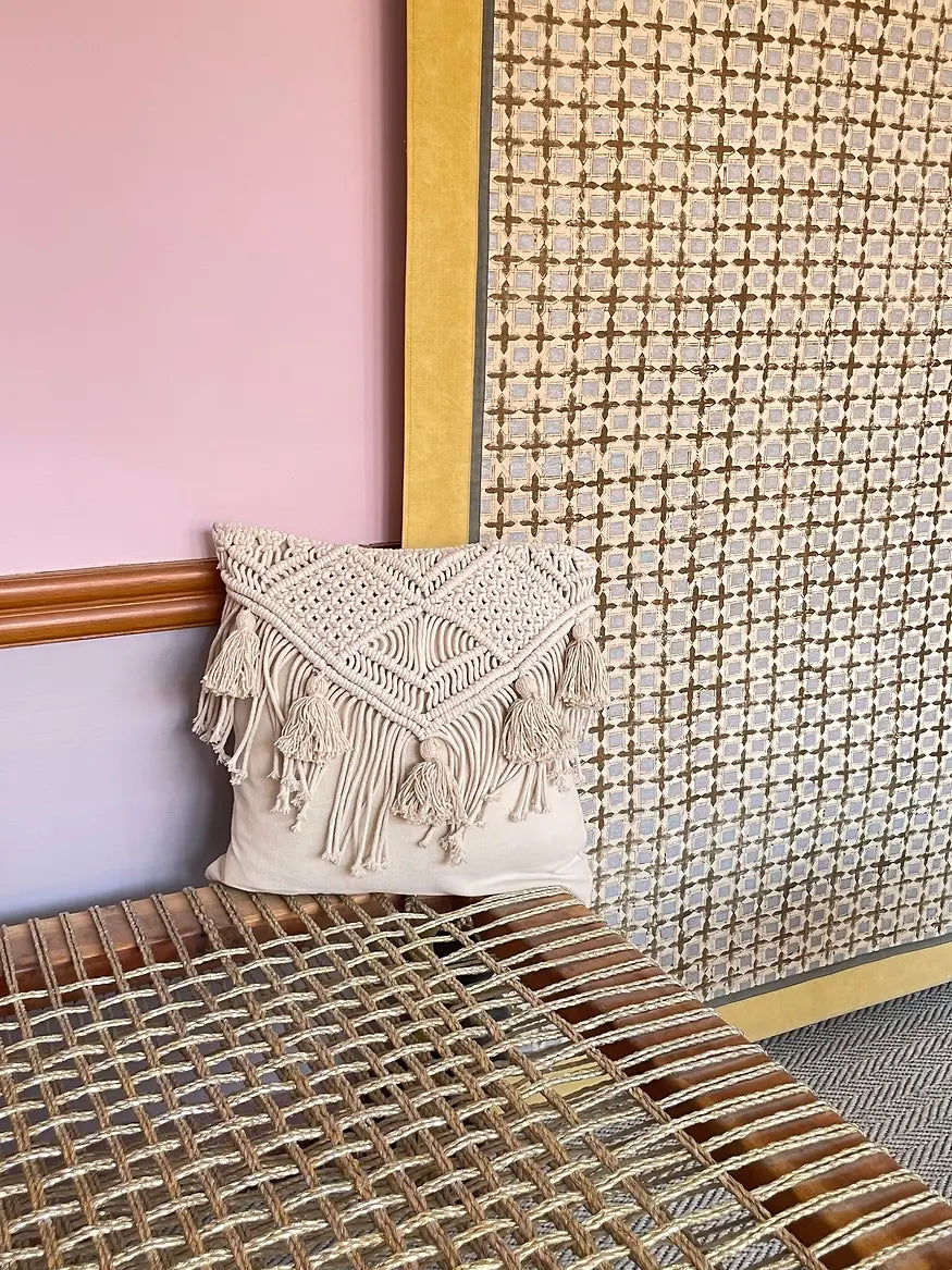 Macrame cushion cover with burlap lining 1
