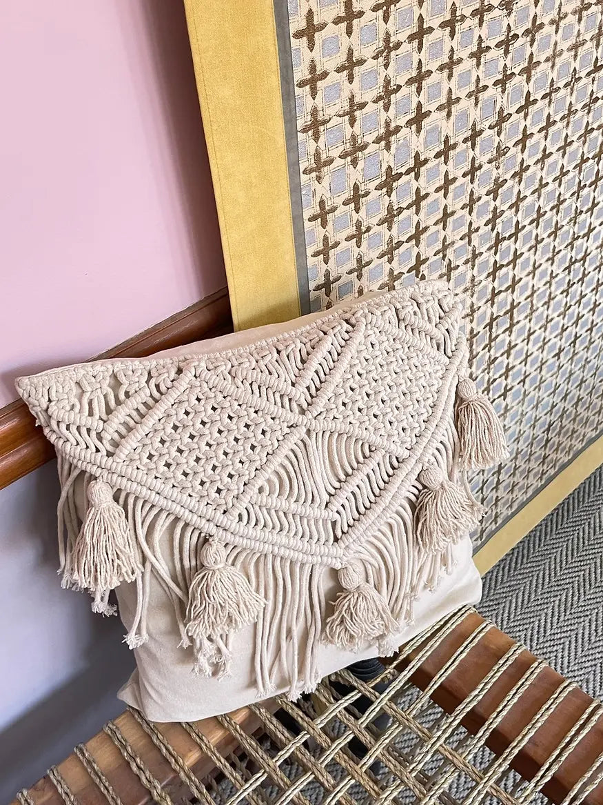 Macrame cushion cover with burlap lining 3