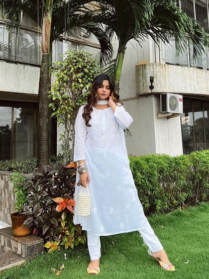Nazakat White Chikankari Mukaish Kurta m4