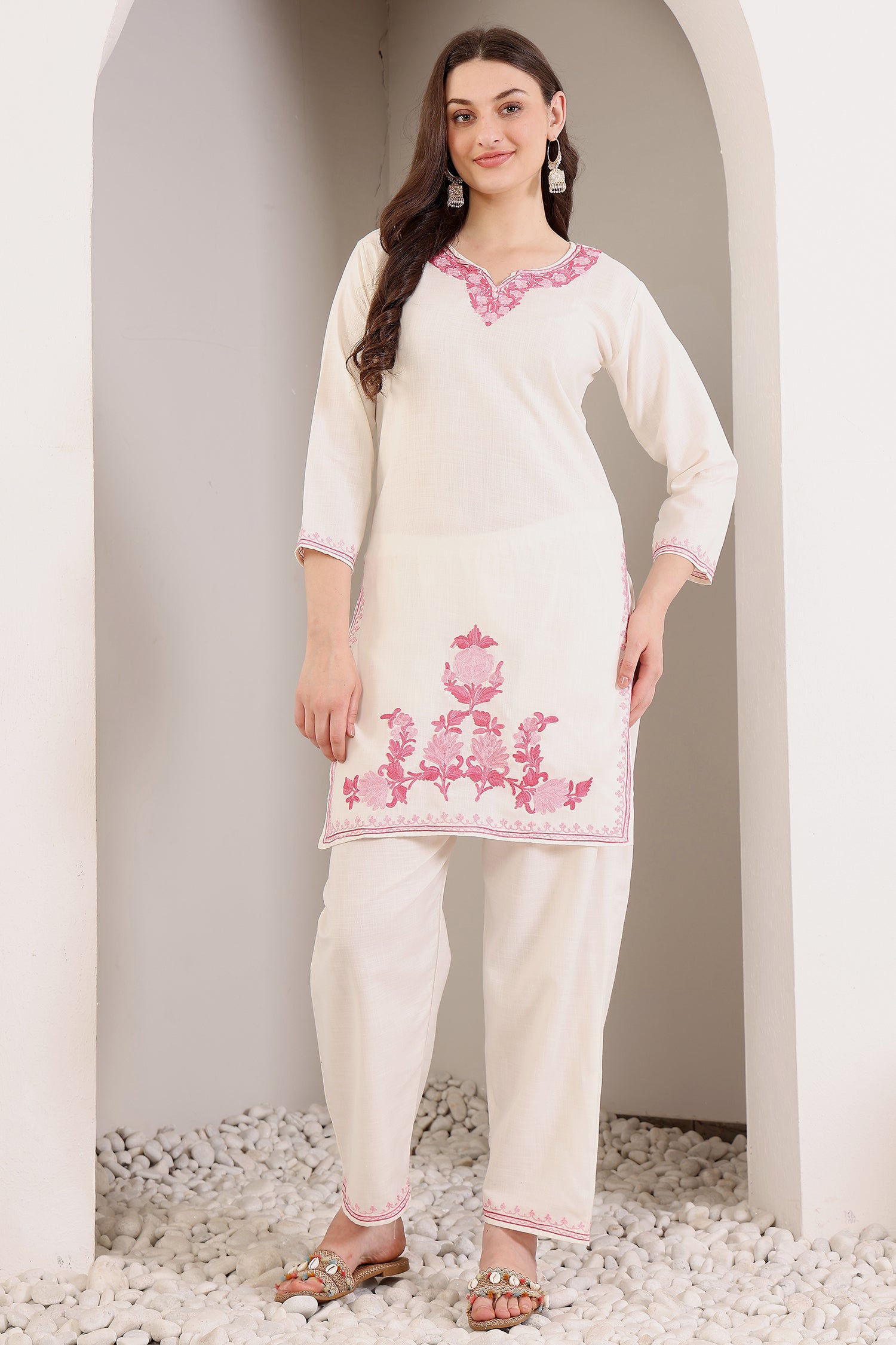 Mihira_Cotton_White_Kashmiri_Kurta_Set_shop_Namastay