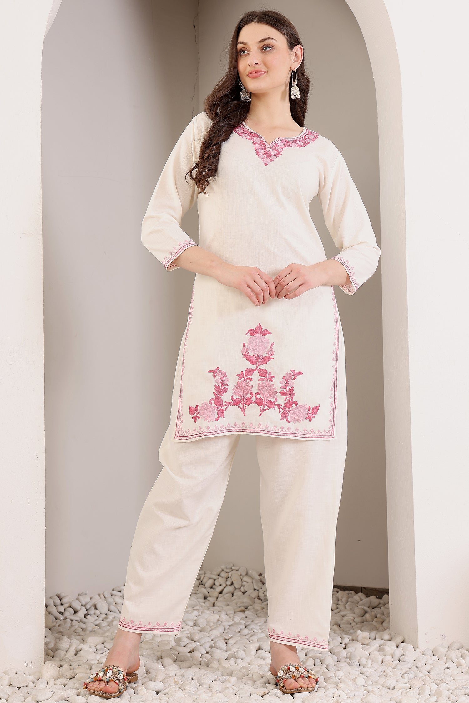 Mihira_Cotton_White_Kashmiri_Kurta_Set_shop_Namastay