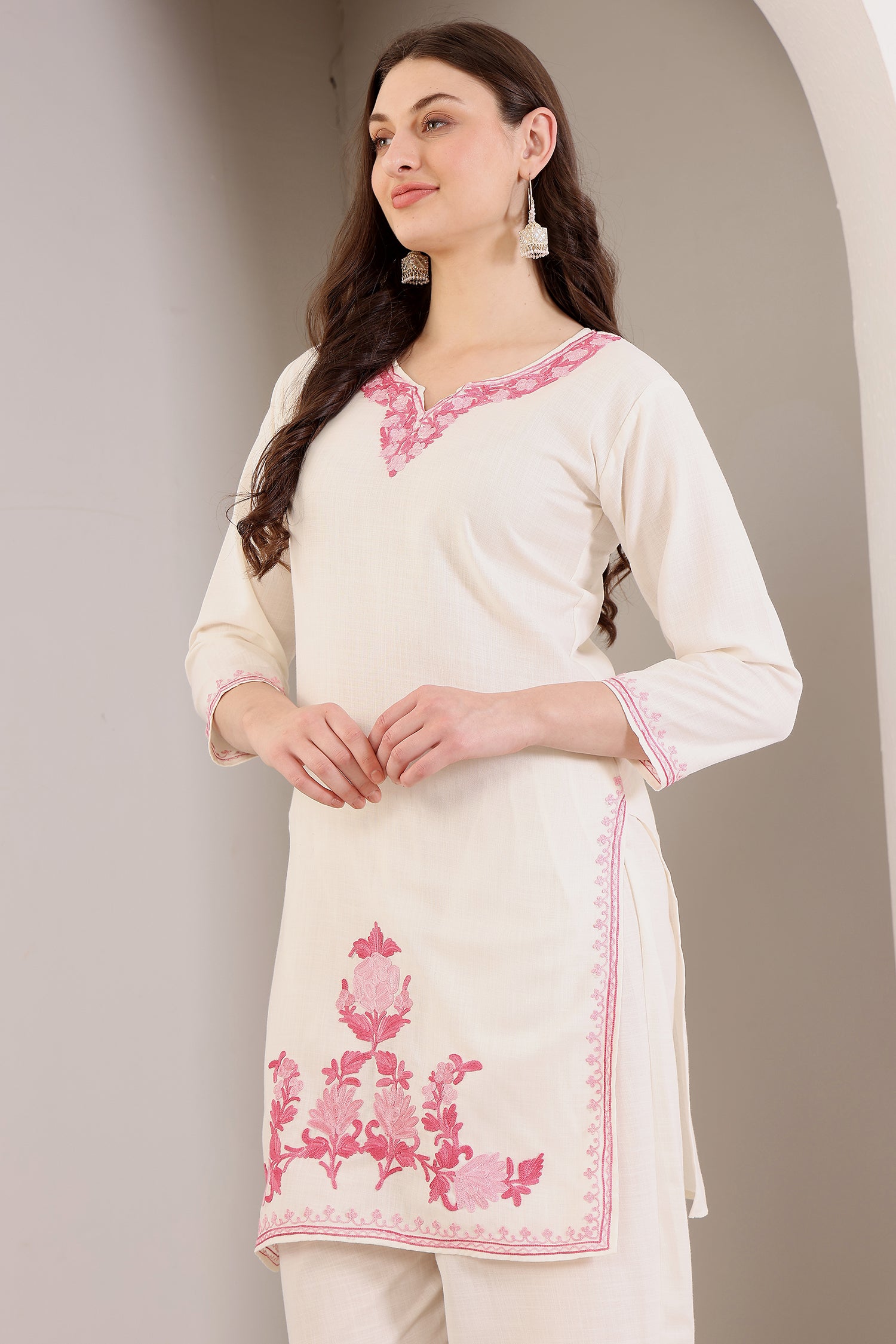 Mihira_Cotton_White_Kashmiri_Kurta_Set_shop_Namastay