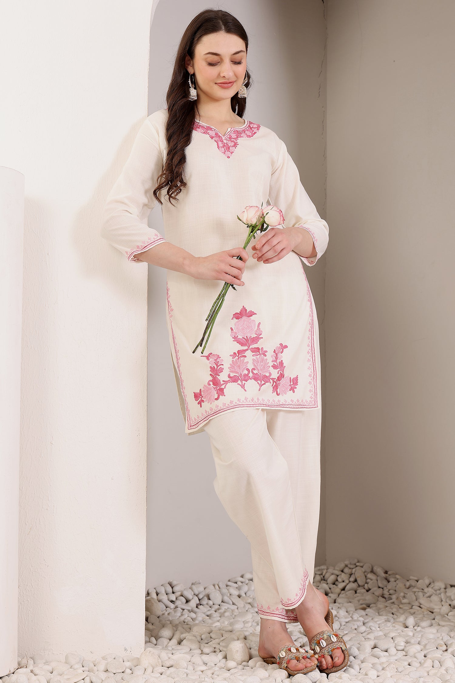 Mihira_Cotton_White_Kashmiri_Kurta_Set_shop_Namastay