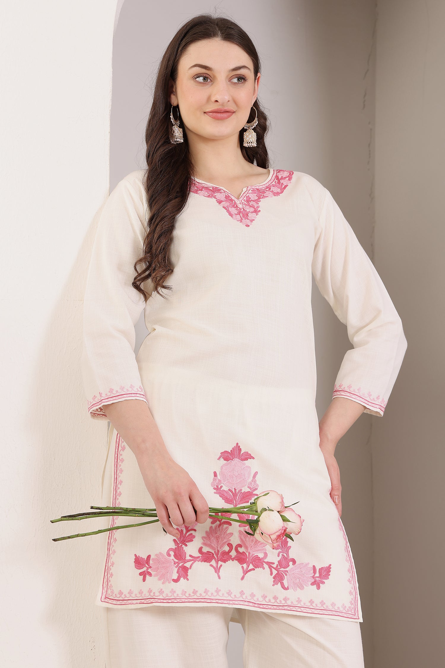 Mihira_Cotton_White_Kashmiri_Kurta_Set_shop_Namastay