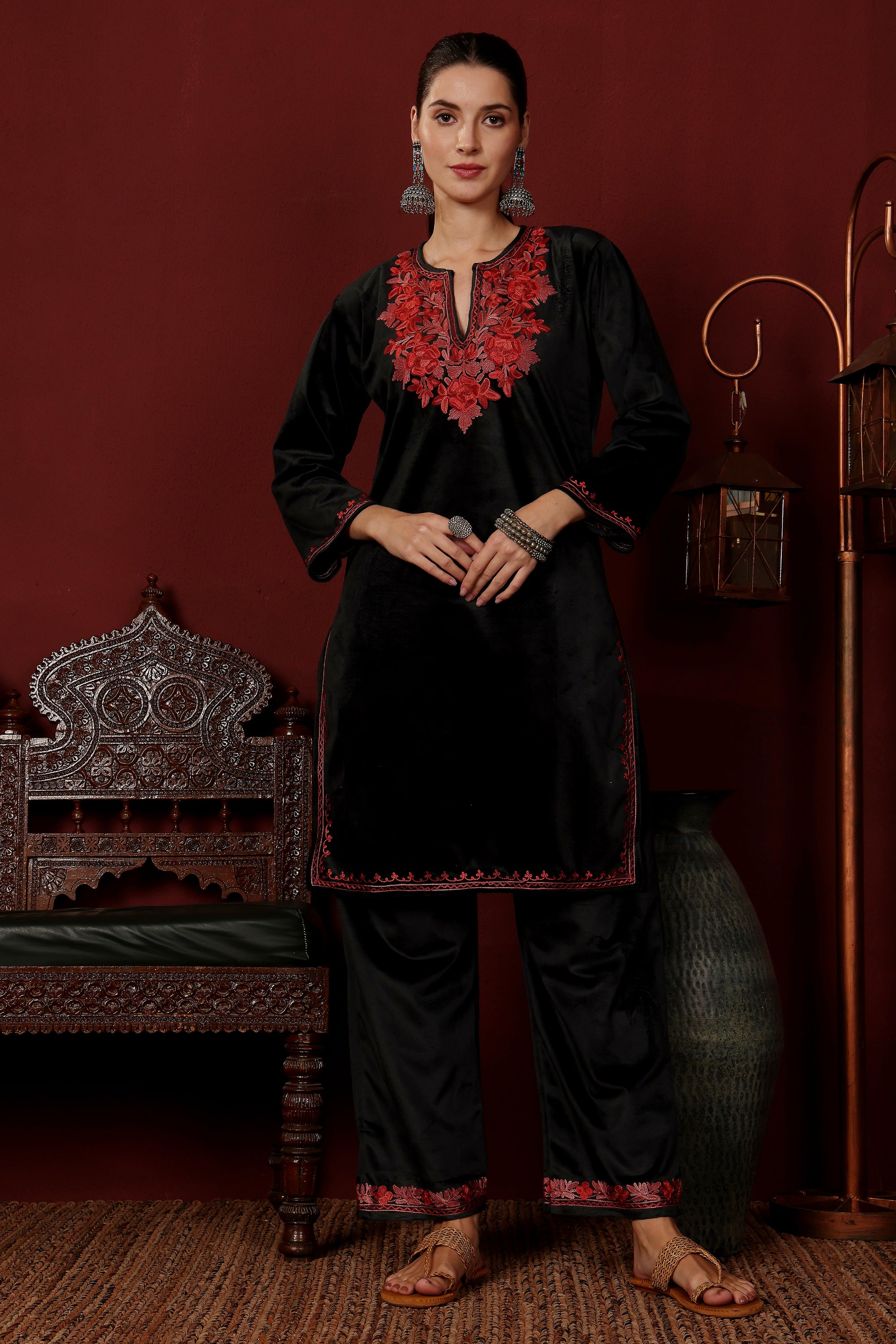 Dua_Kashmiri_Embroidered_Black_Velvet_Coord_Kurta_Set_shop_Namastay