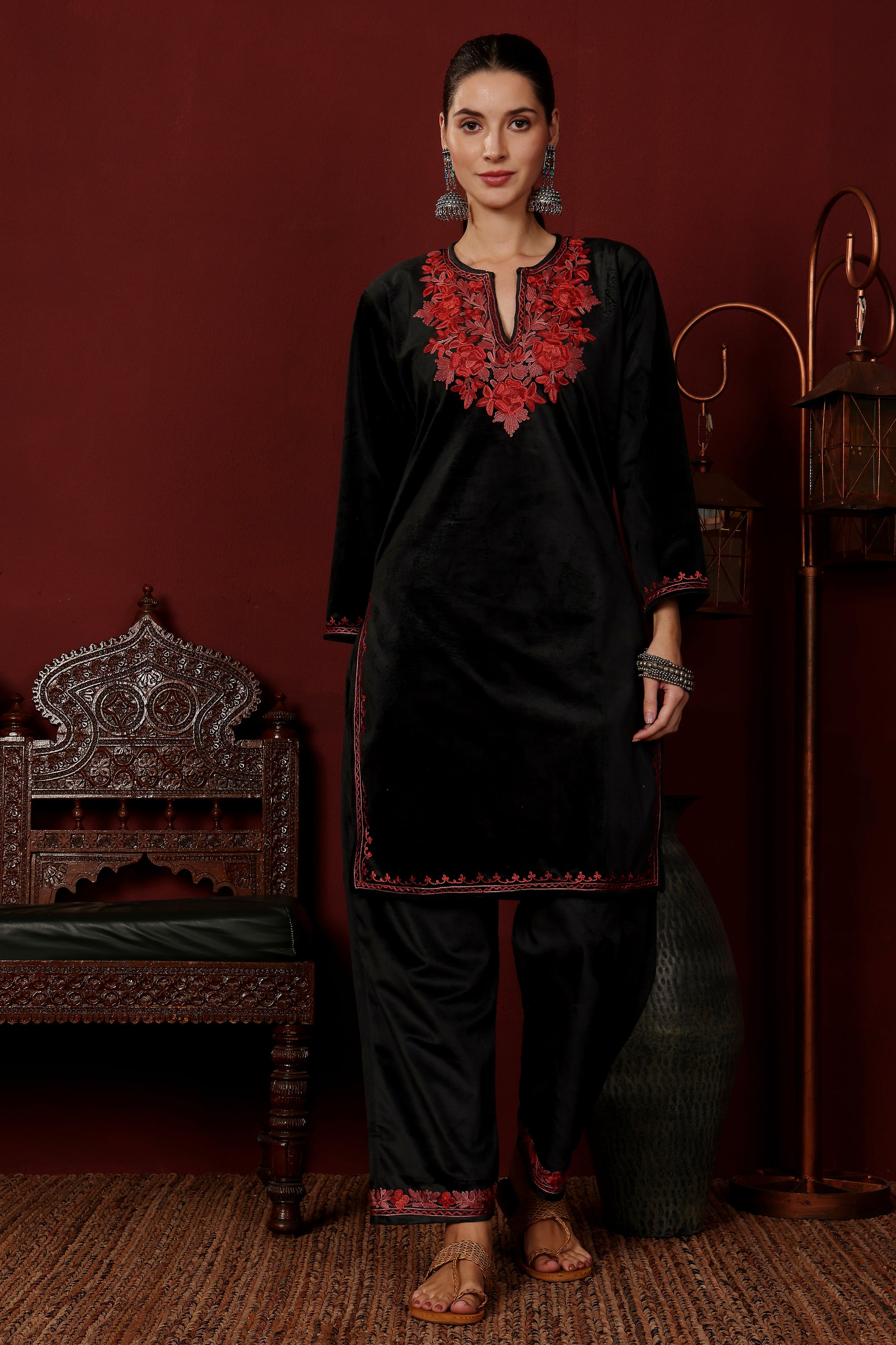 Dua_Kashmiri_Embroidered_Black_Velvet_Coord_Kurta_Set_shop_Namastay