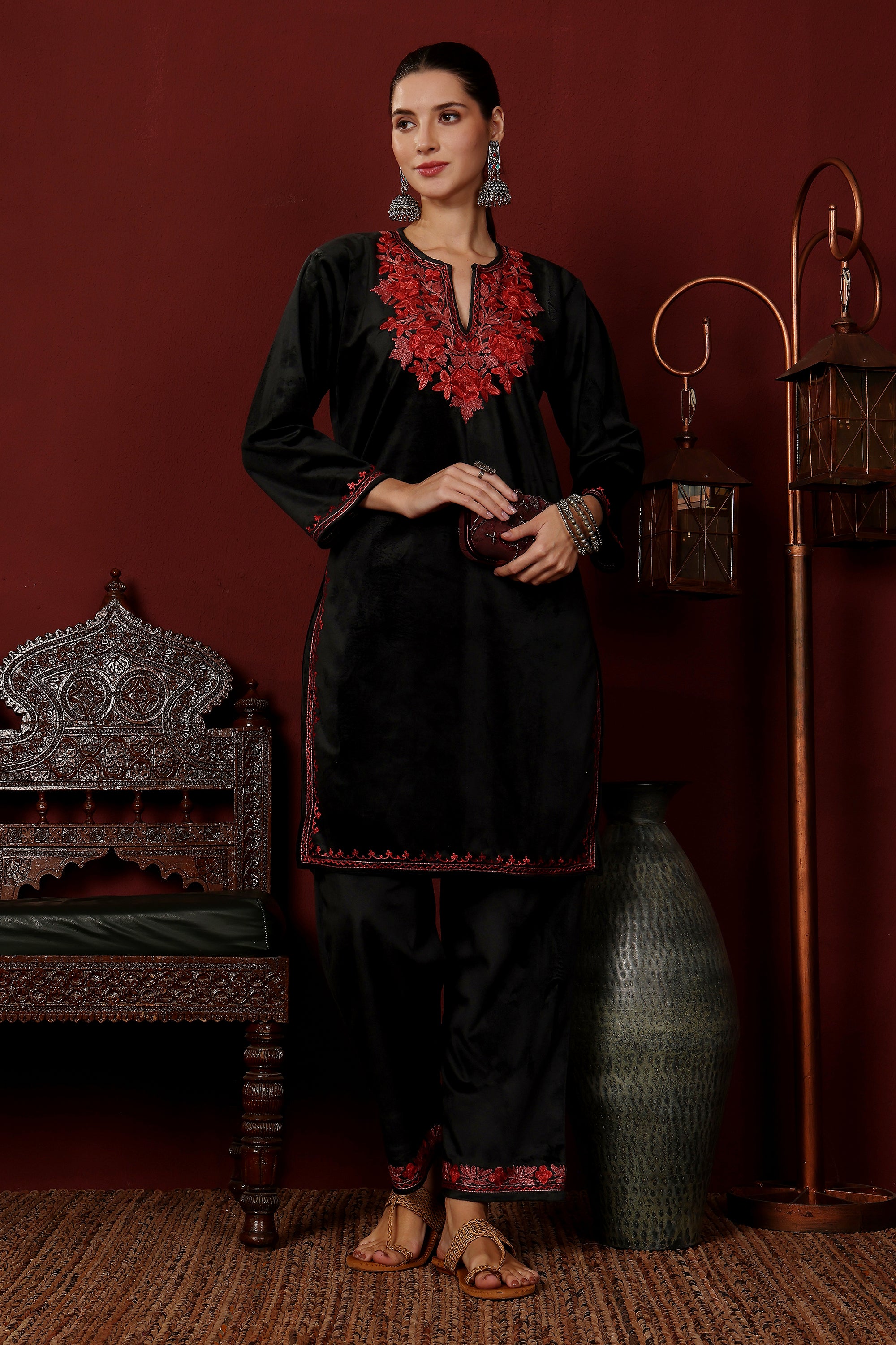 Dua_Kashmiri_Embroidered_Black_Velvet_Coord_Kurta_Set_shop_Namastay