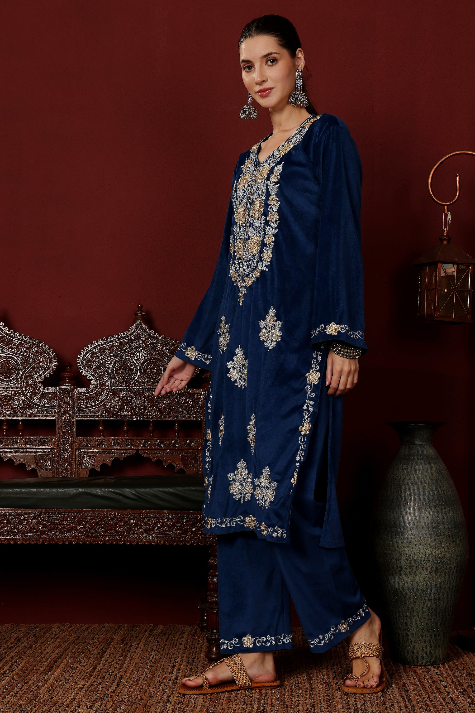 Kiran_Zari_Embroidered_Blue_Velvet_Coord_Kurta_Set_shop_Namastay
