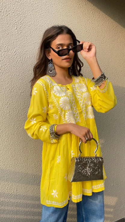 inaya yellow chikankari kurta 2